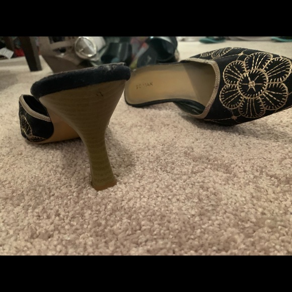 Go Max heels - Picture 3 of 3